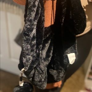 COPY - FauxFurcrossbody